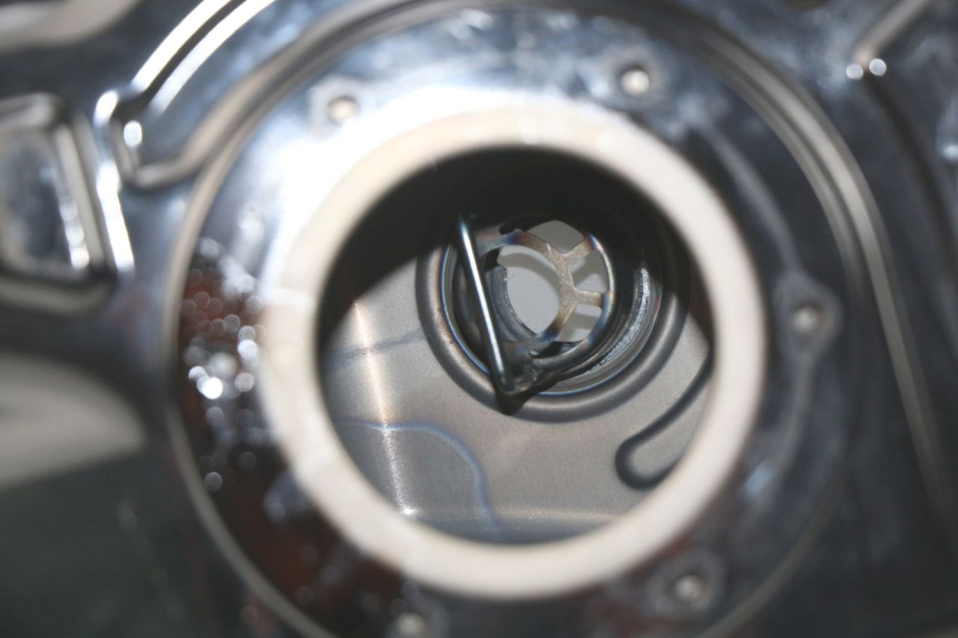 photo de ZBIORNIK PALIWA YAMAHA YP T-MAX TMAX 530 (2017 - 2020) - Inny kąt widzenia