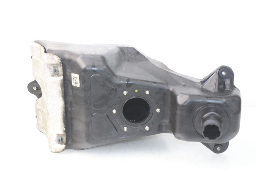 photo de ZBIORNIK PALIWA YAMAHA YP X-MAX XMAX 400 (2014 - 2017) - Widok główny