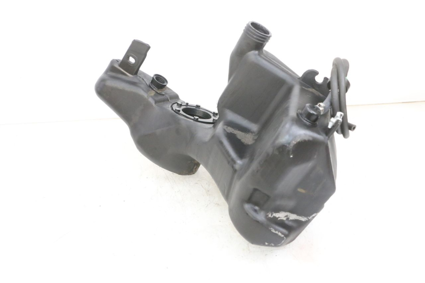 photo de ZBIORNIK PALIWA PIAGGIO ZIP 4T 50 (2018 - 2020) - Zoom stanu zużycia