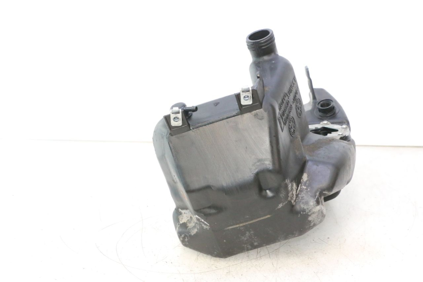 photo de ZBIORNIK PALIWA PIAGGIO ZIP 4T 50 (2018 - 2020) - Zoom stanu zużycia