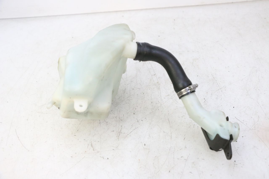 photo de ZBIORNIK OLEJU YAMAHA BW'S 100 (1999 - 2002) - Inny kąt widzenia