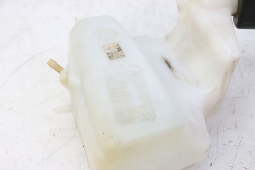 photo de ZBIORNIK OLEJU PEUGEOT CITYSTAR 50 (2013 - 2017) - Zbliżenie techniczne