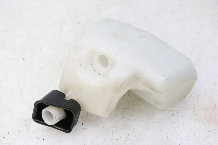 photo de ZBIORNIK OLEJU PEUGEOT CITYSTAR 50 (2013 - 2017) - Punkty mocowania