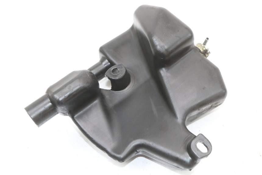 photo de ZBIORNIK OLEJU PIAGGIO FLY 2T 50 (2004 - 2017) - Zbliżenie techniczne