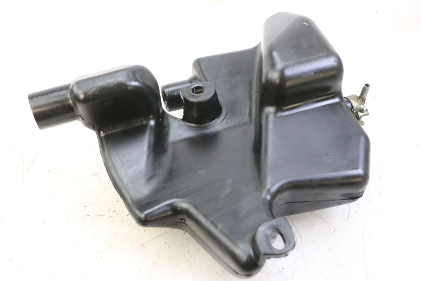 photo de ZBIORNIK OLEJU PIAGGIO FLY 2T 50 (2004 - 2017) - Zbliżenie techniczne