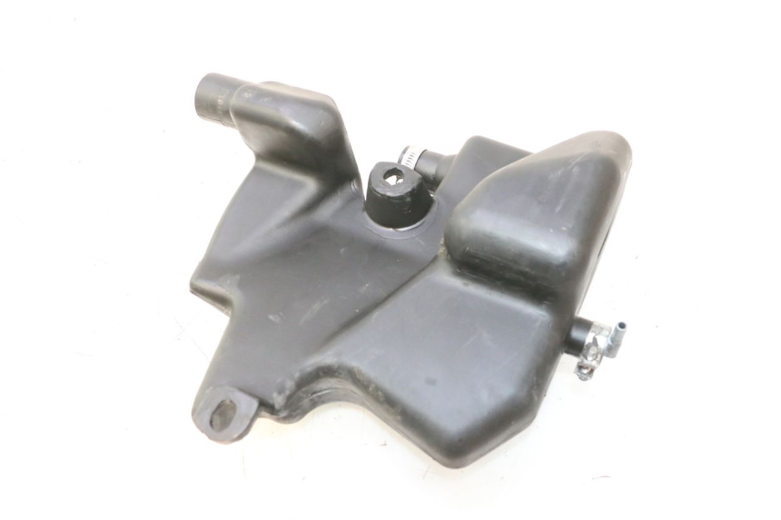 photo de ZBIORNIK OLEJU PIAGGIO FLY 2T 50 (2004 - 2017) - Zoom stanu zużycia