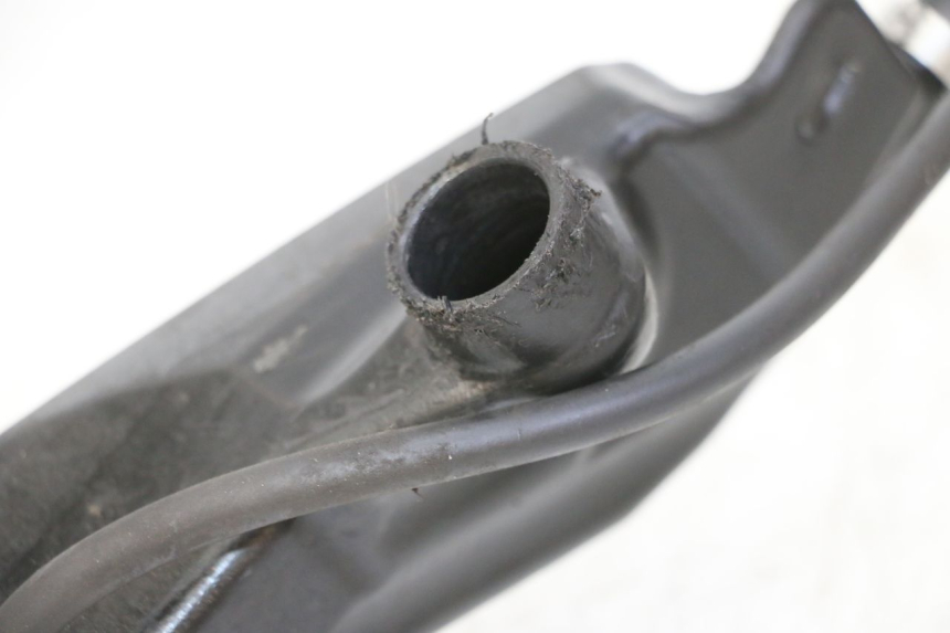 photo de ZBIORNIK OLEJU PIAGGIO NEW TYPHOON 50 (2010 - 2017) - Zbliżenie techniczne