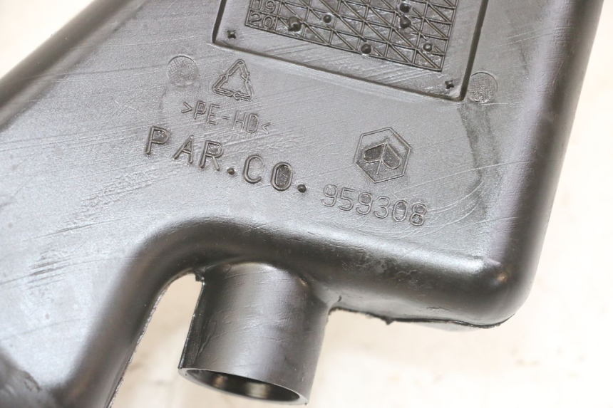 photo de ZBIORNIK OLEJU PIAGGIO NRG POWER PUREJET 50 (2018 - 2021) - Zoom stanu zużycia