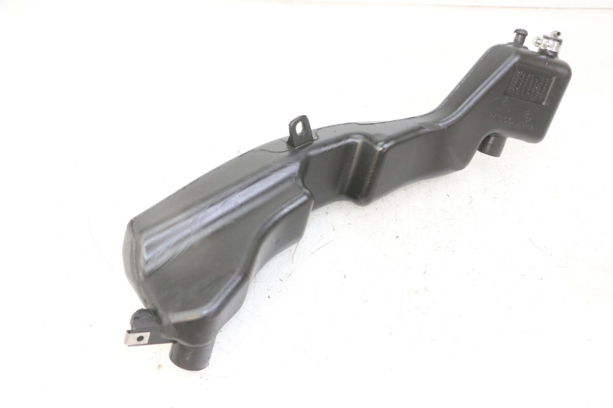 photo de ZBIORNIK OLEJU PIAGGIO NRG POWER PUREJET 50 (2018 - 2021) - Inny kąt widzenia