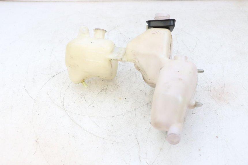 photo de ZBIORNIK OLEJU HONDA NSR R 125 (1994 - 2003) - Punkty mocowania