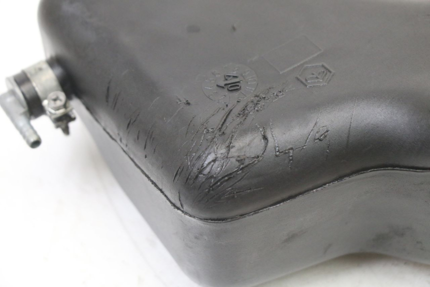 photo de ZBIORNIK OLEJU PIAGGIO VESPA S 2T 50 (2007 - 2014) - Zoom stanu zużycia