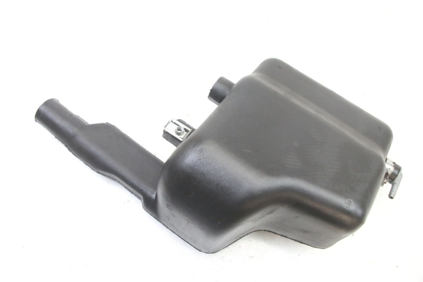 photo de ZBIORNIK OLEJU PIAGGIO VESPA S 2T 50 (2007 - 2014) - Zbliżenie techniczne