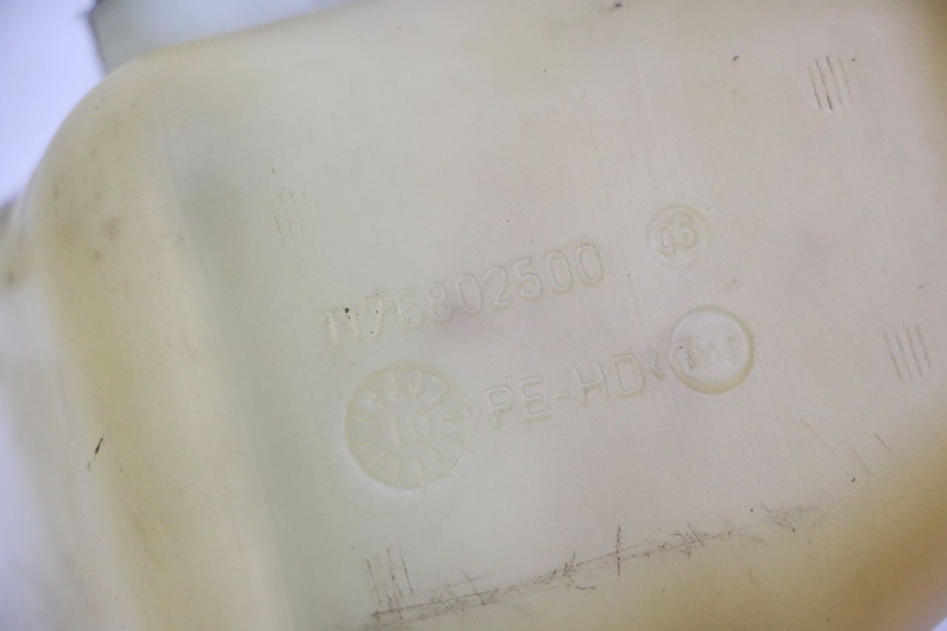 photo de ZBIORNIK OLEJU PEUGEOT SATELIS 125 (2006 - 2009) - Zoom stanu zużycia