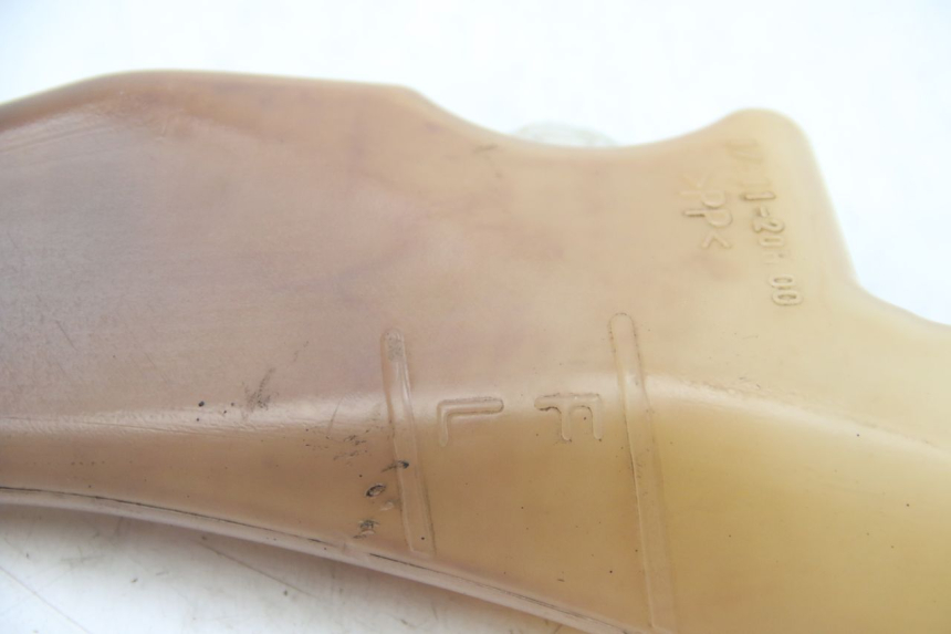 photo de ZBIORNIK OLEJU SUZUKI SIXTEEN 125 (2008 - 2010) - Inny kąt widzenia