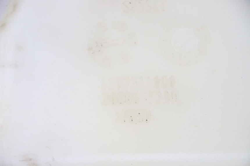 photo de ZBIORNIK OLEJU PEUGEOT SPEEDFIGHT 3 AIR 50 (2009 - 2015) - Szczegół części