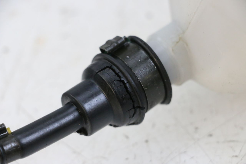 photo de ZBIORNIK OLEJU APRILIA SR CARB LC 2T 50 (2004 - 2012) - Zoom stanu zużycia