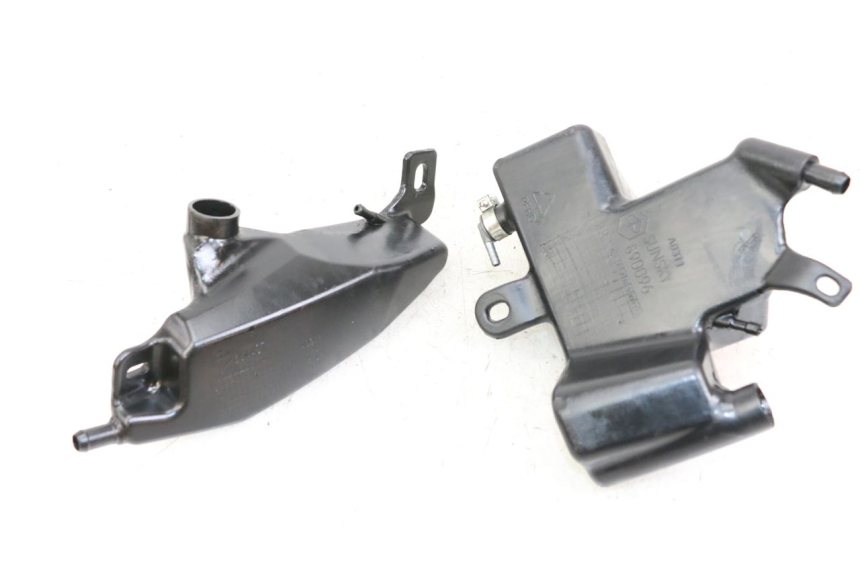 photo de ZBIORNIK OLEJU APRILIA SR MOTARD 50 (2012 - 2018) - Zoom stanu zużycia