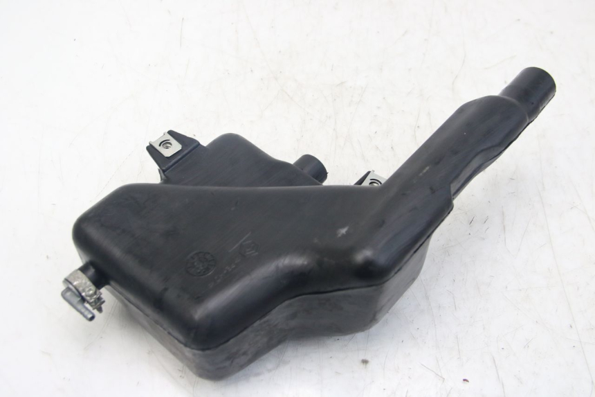 photo de ZBIORNIK OLEJU PIAGGIO VESPA S 2T 50 (2007 - 2014) - Zbliżenie techniczne