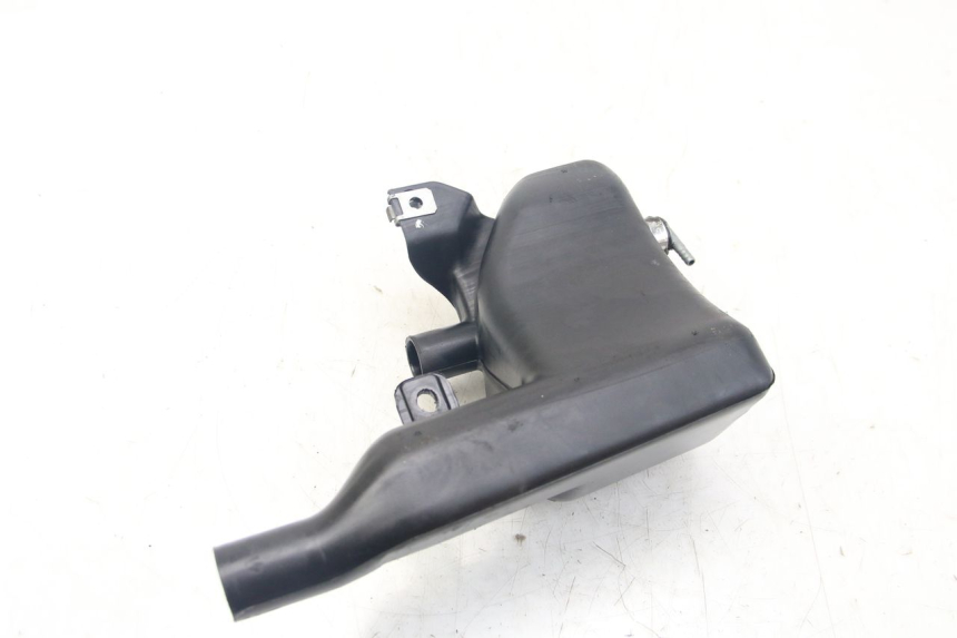 photo de ZBIORNIK OLEJU PIAGGIO VESPA SPRINT 2T 50 (2014 - 2018) - Zbliżenie techniczne