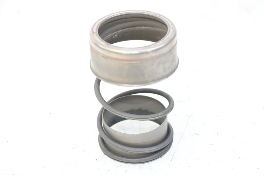 photo de SPRĘŻYNA NACISKOWA PEUGEOT ELYSTAR 125 (2002 - 2007) - Zoom stanu zużycia