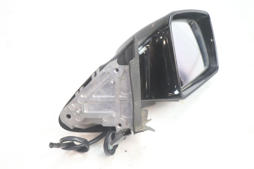 photo de LUSTERKO PRAWE SUZUKI BURGMAN EXECUTIVE ABS 650 (2006 - 2012) - Zbliżenie techniczne