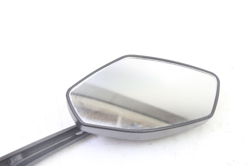 photo de LUSTERKO PRAWE ORCAL CAVARO 4T 50 (2019 - 2023) - Zoom stanu zużycia