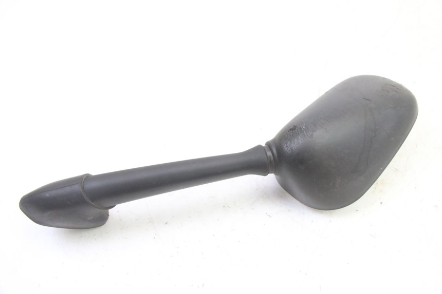 photo de LUSTERKO PRAWE YAMAHA FZ6 FAZER S2 600 (2007 - 2011) - Zbliżenie techniczne