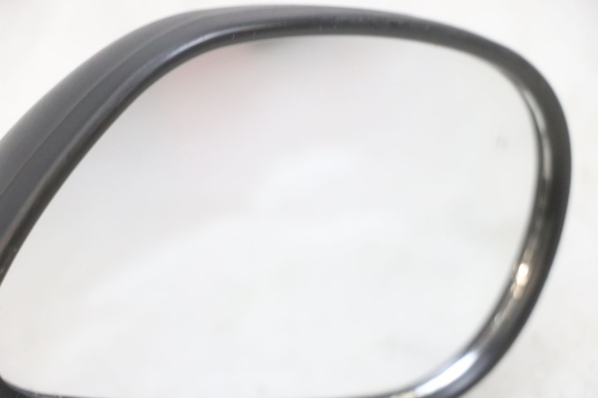 photo de LUSTERKO PRAWE PEUGEOT KISBEE 4T 50 (2018 - 2022) - Szczegół części