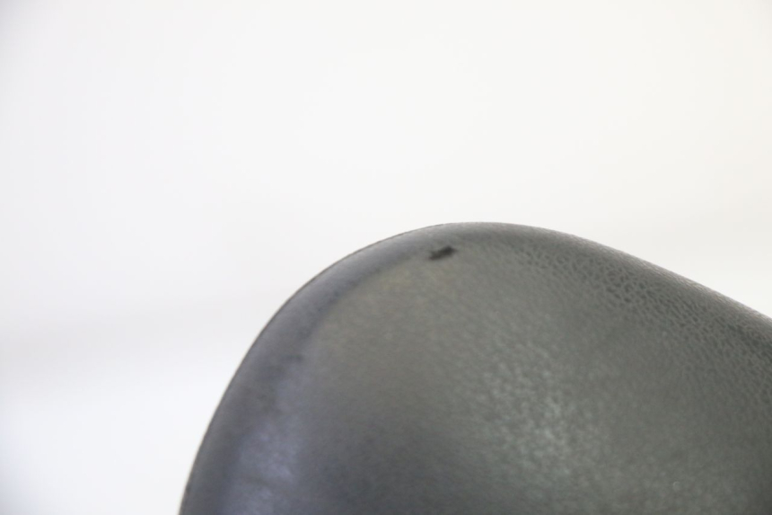 photo de LUSTERKO PRAWE PIAGGIO MP3 RL 250 (2006 - 2010) - Stan powierzchni