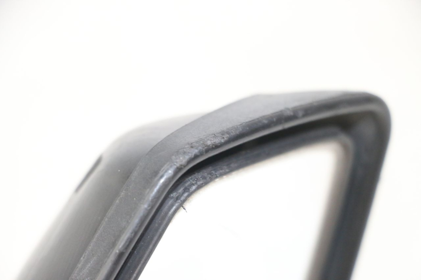 photo de LUSTERKO PRAWE PEUGEOT SATELIS 125 (2013 - 2018) - Szczegół części