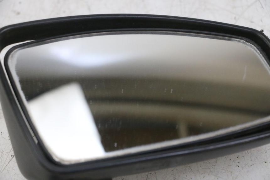 photo de LUSTERKO PRAWE PEUGEOT SATELIS 125 (2013 - 2018) - Punkty mocowania