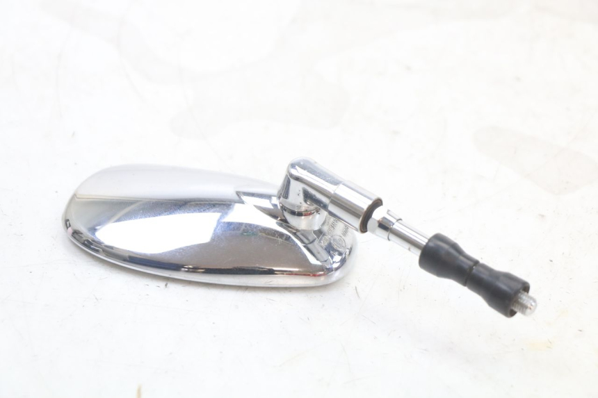 photo de LUSTERKO PRAWE YAMAHA XVS DRAG STAR DRAGSTAR 650 (1997 - 2007) - Zbliżenie techniczne