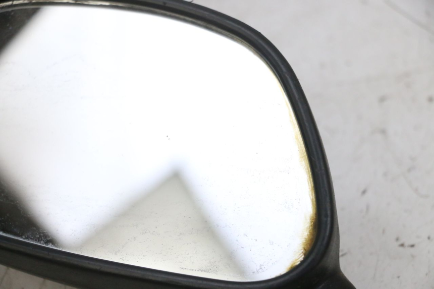 photo de LUSTERKO LEWE PEUGEOT KISBEE 4T 50 (2010 - 2017) - Zoom stanu zużycia