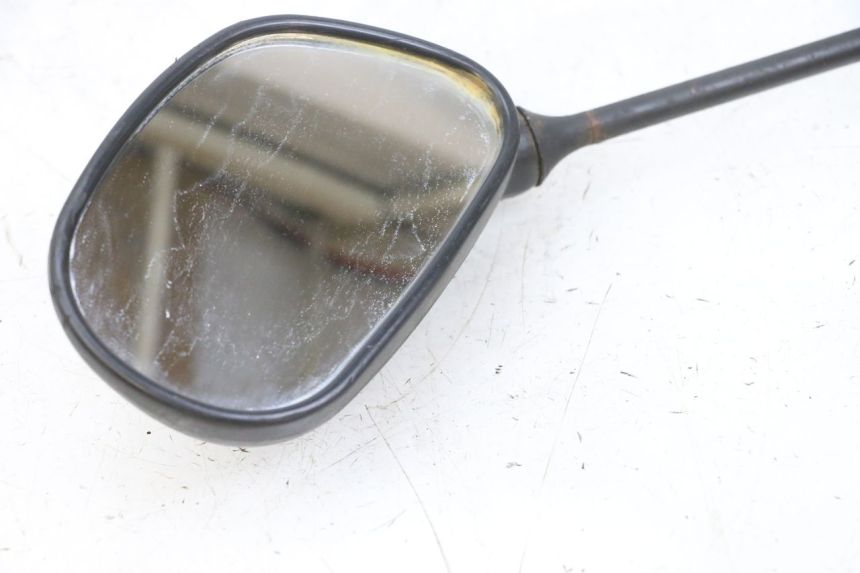 photo de LUSTERKO LEWE PEUGEOT KISBEE 4T 50 (2010 - 2017) - Oznaczenia i referencje