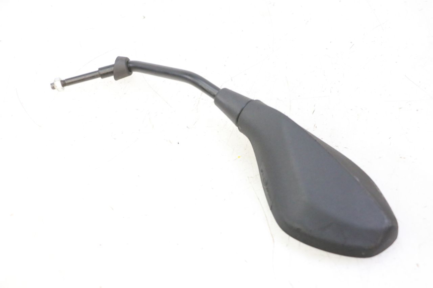 photo de LUSTERKO LEWE PIAGGIO MP3 HPE 310 (2024 - 2025) - Zbliżenie techniczne