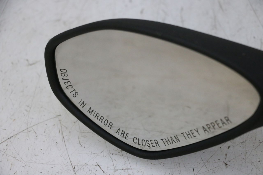 photo de LUSTERKO LEWE PIAGGIO MP3 HPE 310 (2024 - 2025) - Widok ogólny