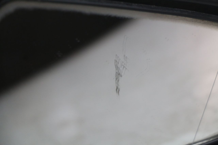 photo de LUSTERKO LEWE PEUGEOT SATELIS 125 (2010 - 2012) - Zbliżenie techniczne