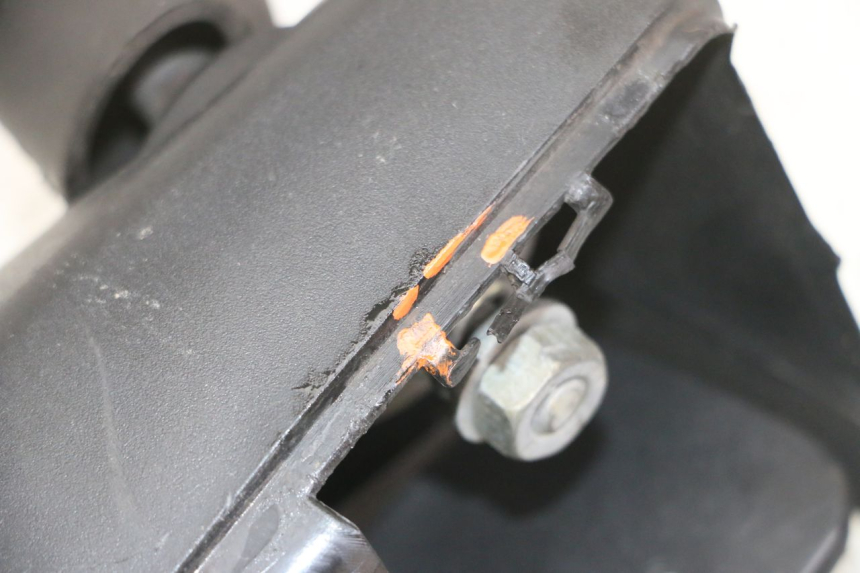 photo de LUSTERKO LEWE PEUGEOT SATELIS 125 (2013 - 2018) - Stan powierzchni