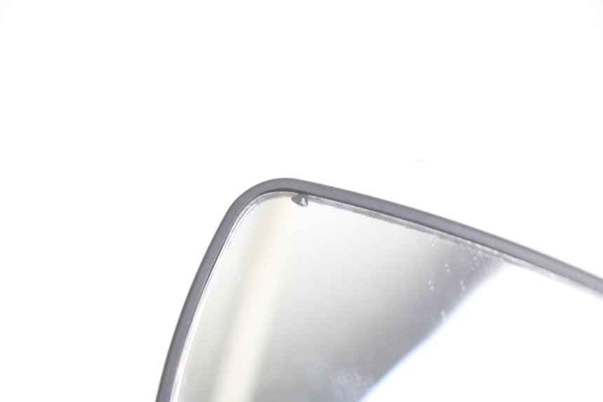 photo de LUSTERKO LEWE PEUGEOT TWEET 125 (2018 - 2021) - Zoom stanu zużycia