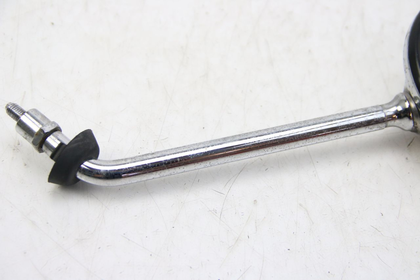 photo de LUSTERKO LEWE PIAGGIO VESPA GTS SUPER IE 125 (2009 - 2016) - Zbliżenie techniczne