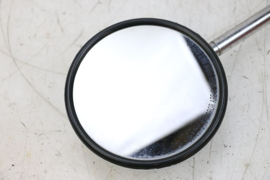 photo de LUSTERKO LEWE PIAGGIO VESPA GTS SUPER IE 125 (2009 - 2016) - Zoom stanu zużycia