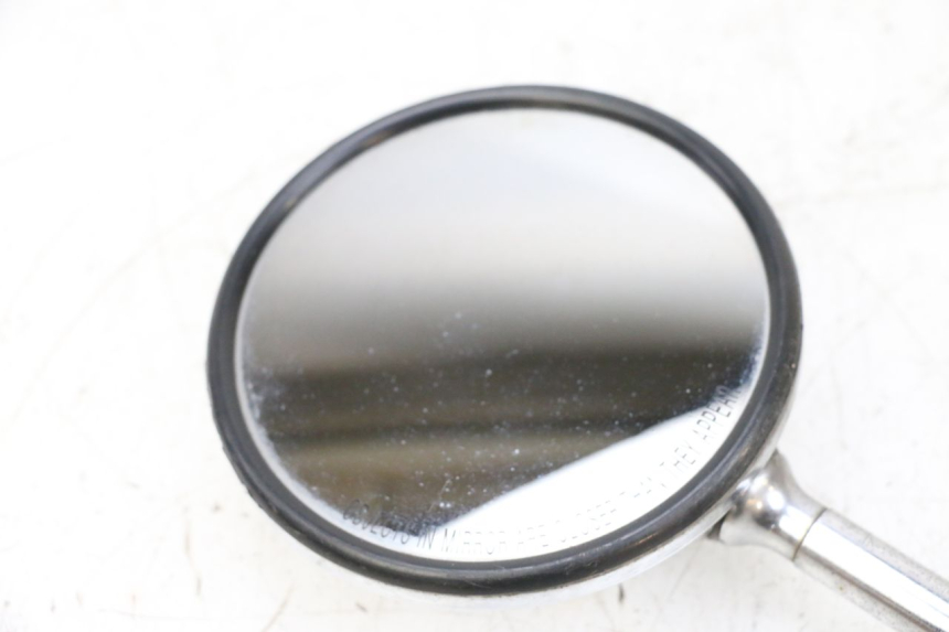 photo de LUSTERKO LEWE PIAGGIO VESPA GTS SUPER IE 125 (2009 - 2016) - Inny kąt widzenia