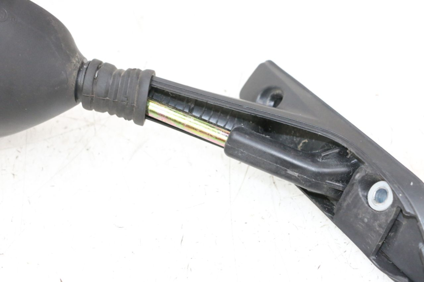 photo de LUSTERKO LEWE PIAGGIO X8 125 (2004 - 2007) - Struktura - zbliżenie