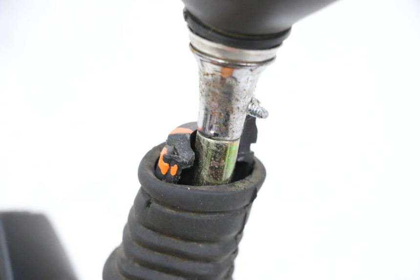 photo de LUSTERKO LEWE PIAGGIO X8 125 (2004 - 2007) - Zoom stanu zużycia