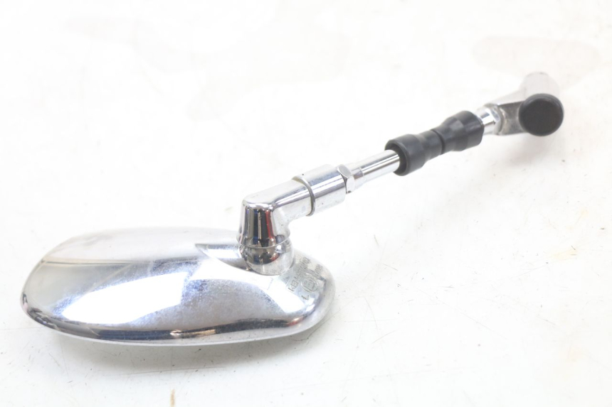 photo de LUSTERKO LEWE YAMAHA XVS DRAG STAR DRAGSTAR 650 (1997 - 2007) - Zbliżenie techniczne