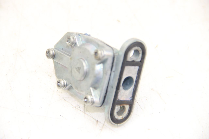 photo de KRANIK ZBIORNIKA PALIWA MBK BOOSTER SPIRIT 50 (1999 - 2003) - Zoom stanu zużycia