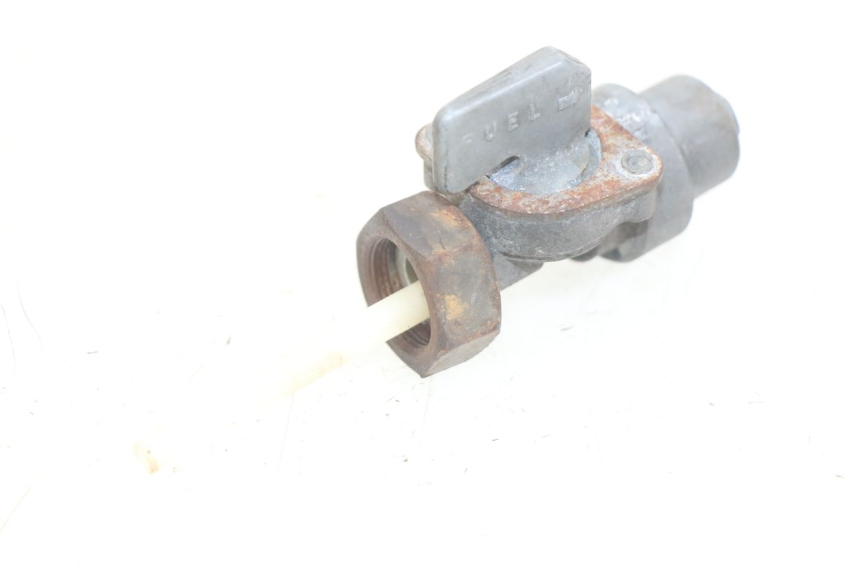 photo de KRANIK ZBIORNIKA HONDA CM 125 (1983 - 2003) - Zbliżenie techniczne