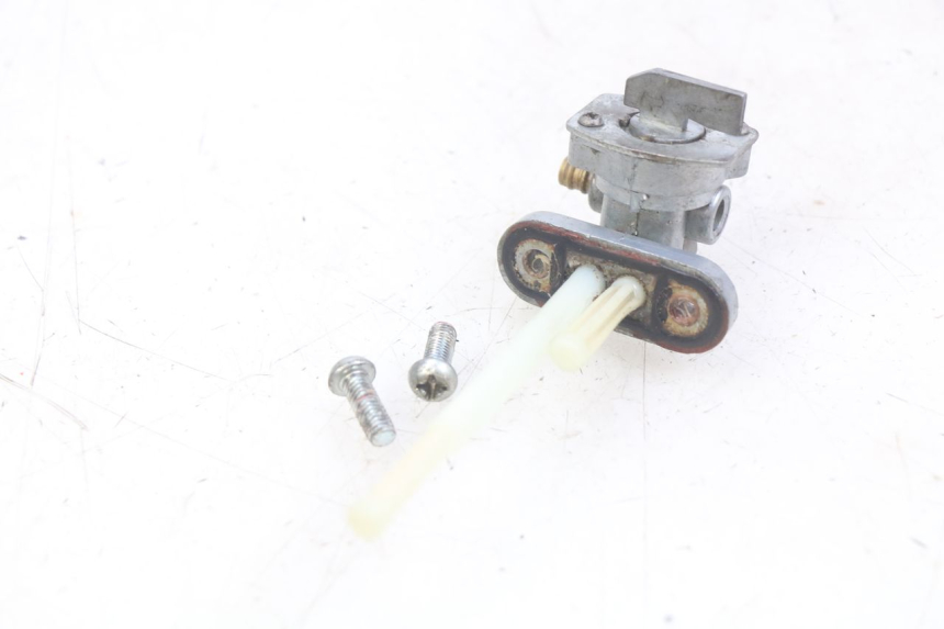 photo de KRANIK ZBIORNIKA LONCIN DIRT BIKE 125 - Zoom stanu zużycia