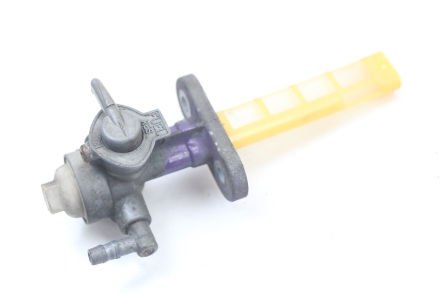 photo de KRANIK ZBIORNIKA SUZUKI GN 125 (1997 - 2000) - Zoom stanu zużycia