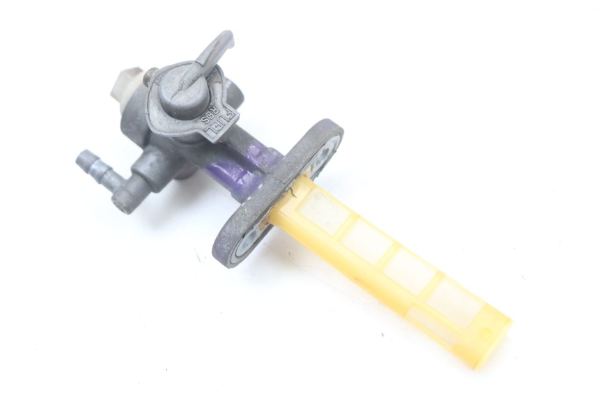 photo de KRANIK ZBIORNIKA SUZUKI GN 125 (1997 - 2000) - Inny kąt widzenia